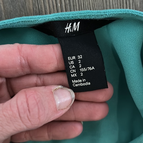 H&M US SIZE 2 aqua silk blouse with long sleeves - Picture 2 of 2